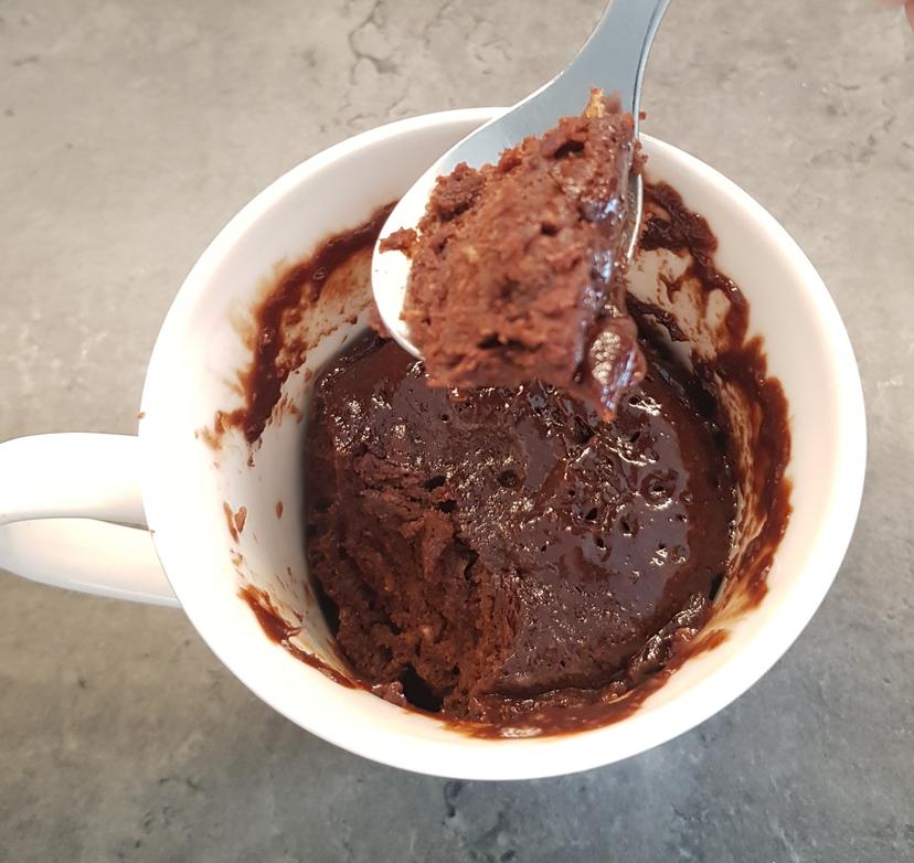 Mug cake au chocolat cuit 